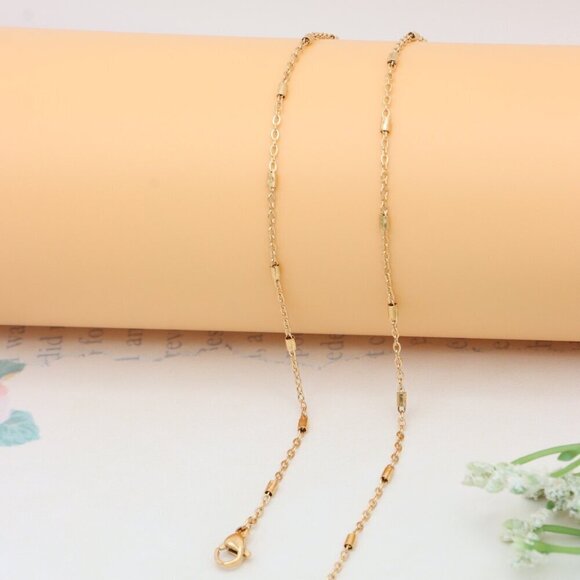 Elegant Rose Gold Brass Necklace with Subtle Textured Detailing, XPNL0351 - Picture 9 of 11